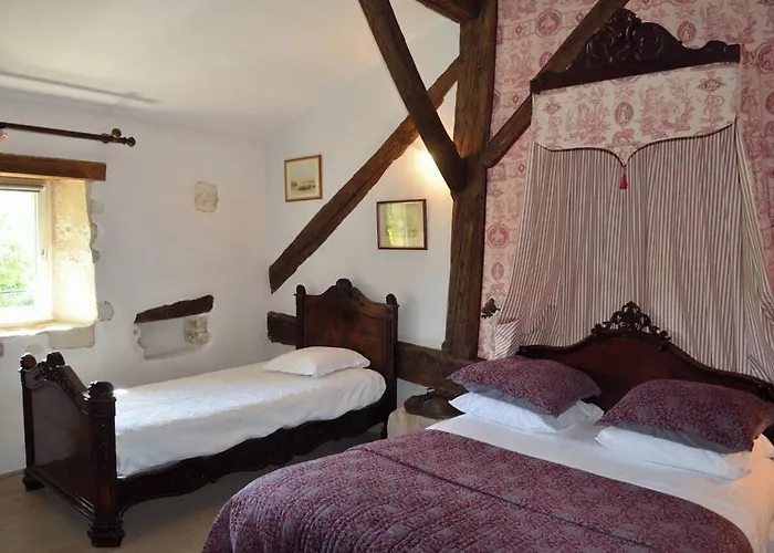 Βίλα Sejour Court Au Chateau Le But Leguillac-de-l'Auche