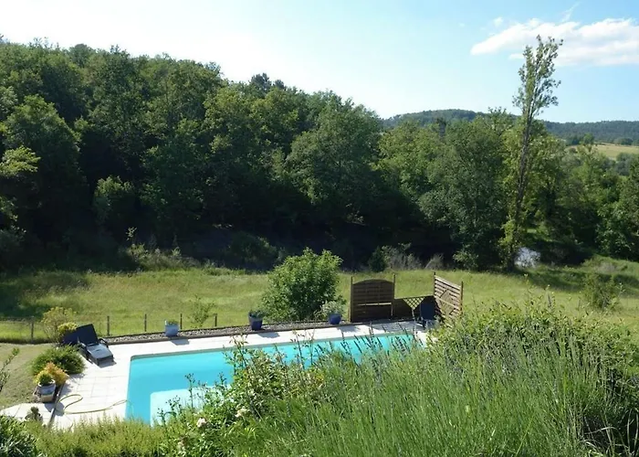 Βίλα Sejour Court Au Chateau Le But Leguillac-de-l'Auche